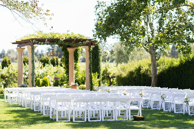 Outdoor wedding ceremony venue Sonoma County - Vintners Resort