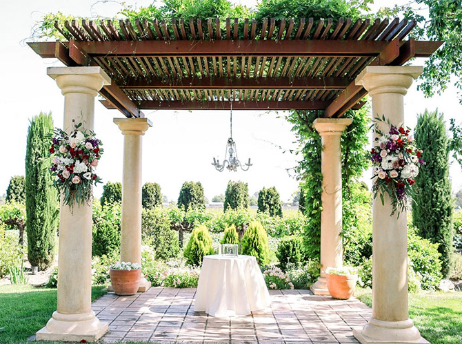 Outdoor wedding arch Sonoma County - Vintners Resort