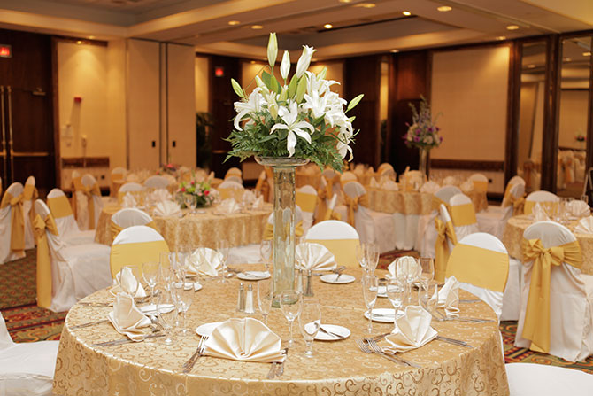 Hartford Marriott Farmington - Reception table floral centerpiece