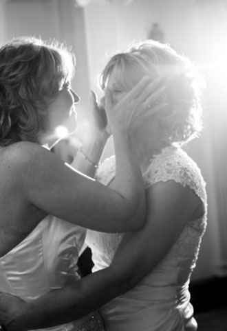 Phoenix Park Hotel - LGBT couple wedding dance