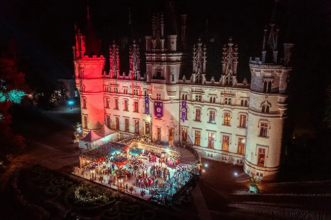 Chateau Challain Events 
Central France LGBT Destination Wedding Reception Venue  Fairytale Castle in the Loire Valley of France - Central France - Challain-la-Potherie 
