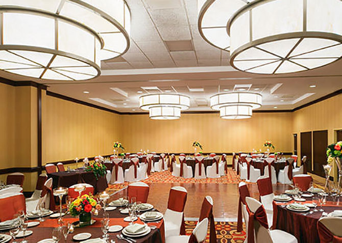 Embassy Suites Chicago - North Shore / Deerfield - Reception site with dance floor