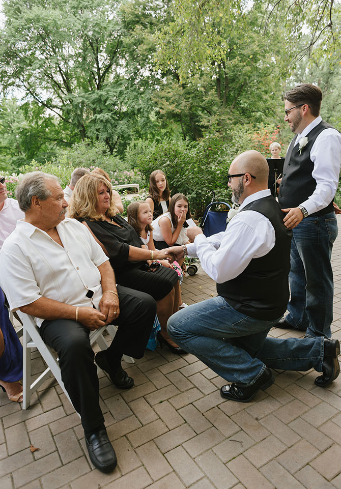 Flow Ceremonies - Groom kneeling