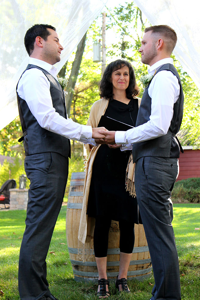 Flow Ceremonies - Grooms exchanging vows