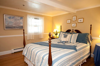 Hambleton Inn - The Talbot Suite is newly decorated with a four poster queen size bed