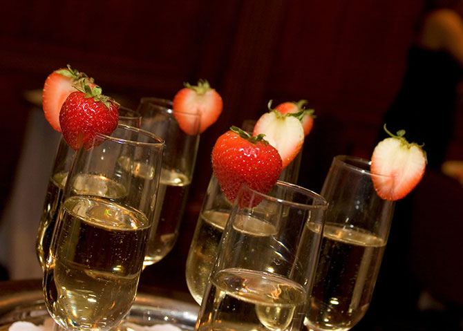 The Grand Summit Hotel - Strawberries and champagne