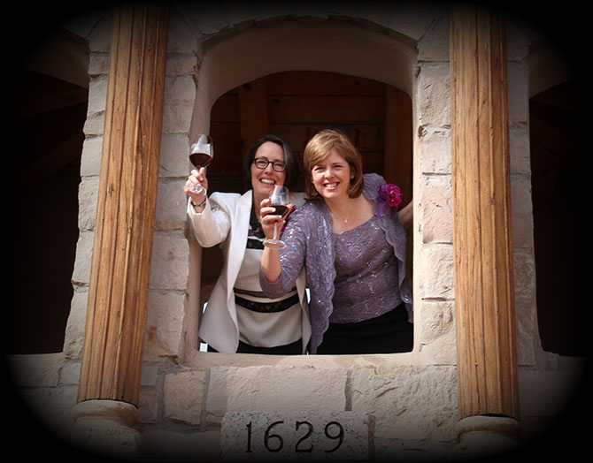 Ricci Photography New Mexico - Lesbian couple in a toast