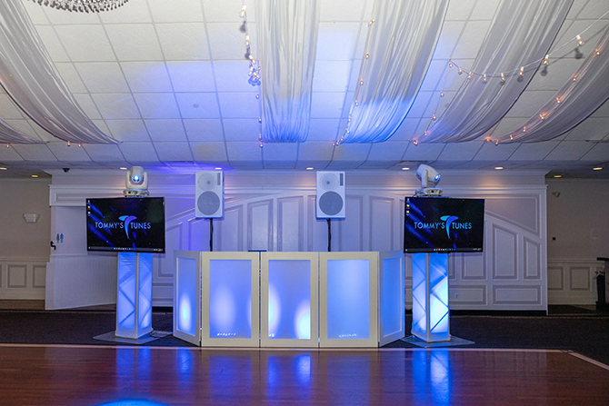 DJ Tommy's Tunes 
Long Island, NY LGBT Wedding Disc Jockey Service
Selden, New York ~ Melville, New York

