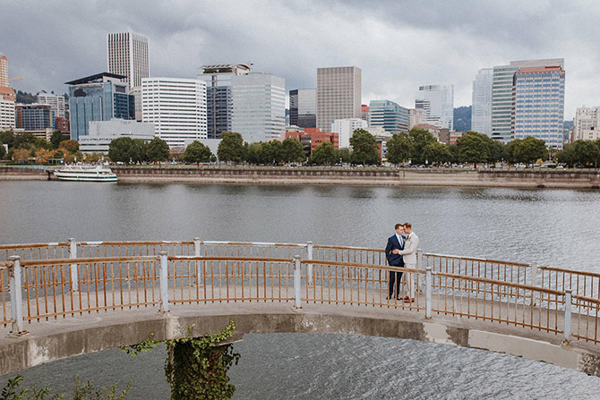 Elope in Portland 
Portland, Oregon LGBT Wedding Planners
ELOPEMENT CEREMONY OFFICIANT, PHOTOGRAPHY AND FLORAL DESIGNS




