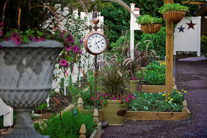 The Inn At Leola Village - garden path