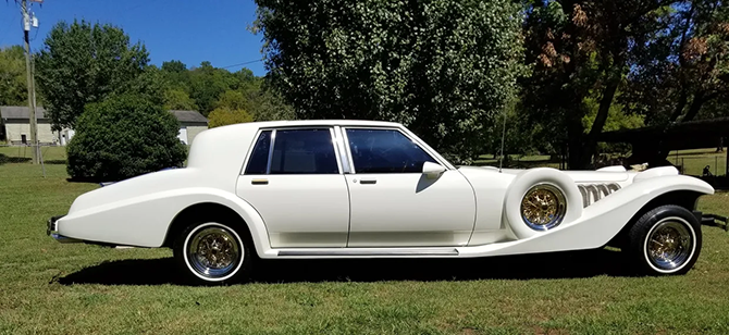 Sedan On Demand 
Nashville, TN LGBT Wedding Limousine Service
Nashville, Murfreesboro, Clarksville, Cooksville & all of Middle Tennessee since 1967 
