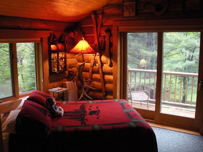 Moose Meadow Lodge - Teddy Bear Guestroom