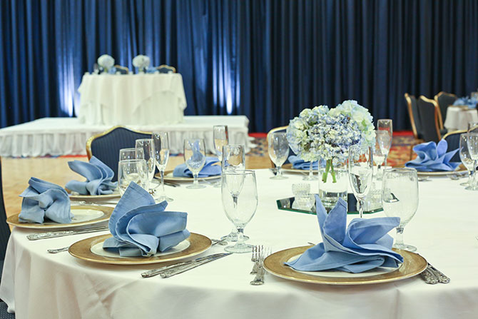 Westfields Marriott Washington Dulles - Hydrangea reception table displays