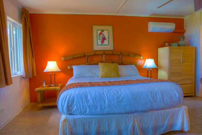 King Guest Room - Maui Sunseeker Maui’s Largest Gay & Lesbian Resort in Hawaii